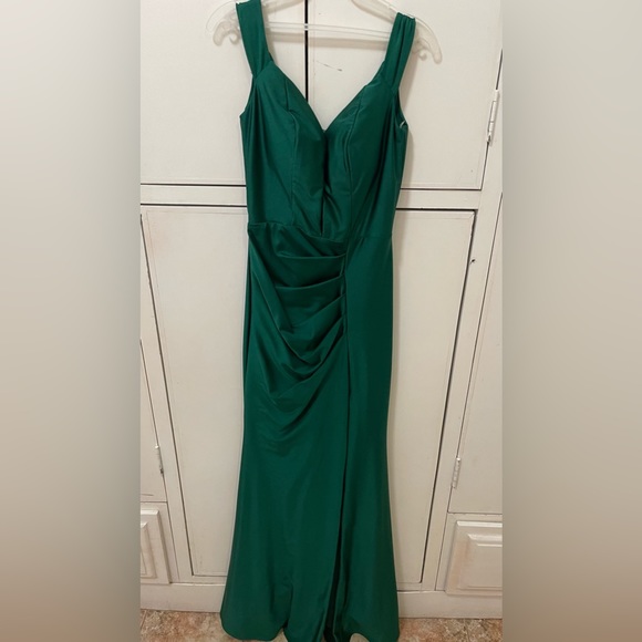 I only used it once, it is in perfect conditions and looks very nice. - Picture 3 of 6